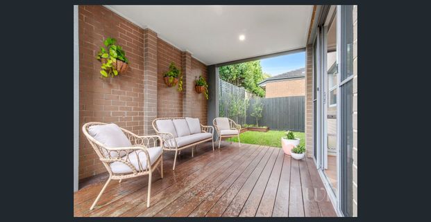 Superb Townhouse - Photo 1