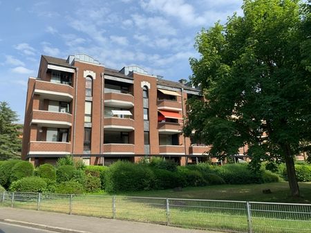 Frisch renovierte 1,5-Zimmer-Wohnung mit Sonnenbalkon, innenliegendem Wannenbad und TG- Stellplatz - Photo 5