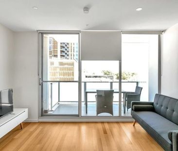 Stylish Inner-City Living – Partly Furnished Apartment in Prime Ade... - Photo 1