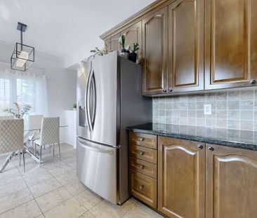 For Lease - 194 Tom Taylor Crescent, Newmarket, Ontario - Photo 6