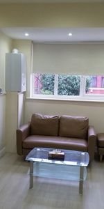 1 Bed Flat, Claremont Road, M6 - Photo 3