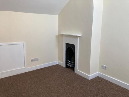 3 bedroom detached house to rent - Photo 2