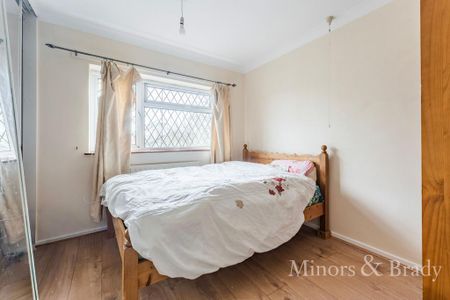 5 bedroom detached house to rent - Photo 2