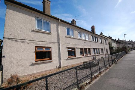 3 bedroom flat to rent - Photo 2