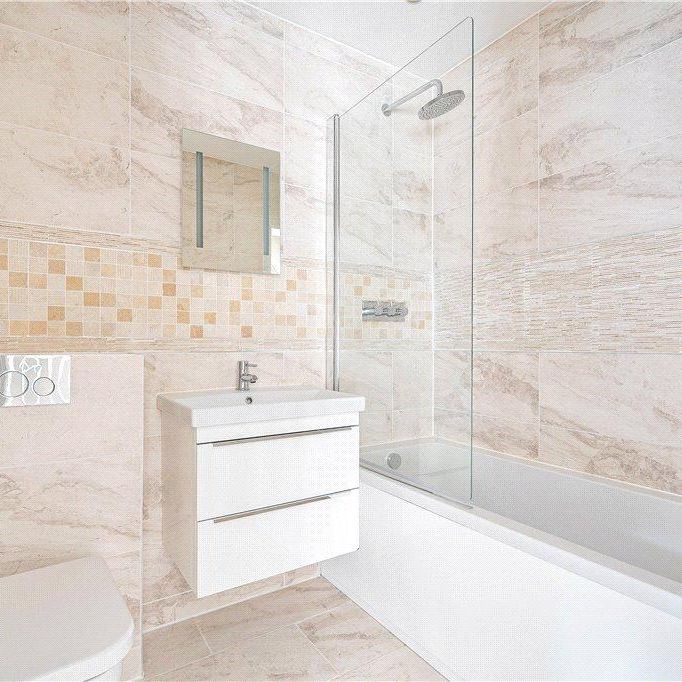 4 bedroom semi-detached house to rent - Photo 1
