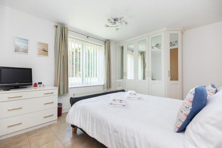 2 bedroom ground floor flat to rent - Photo 4