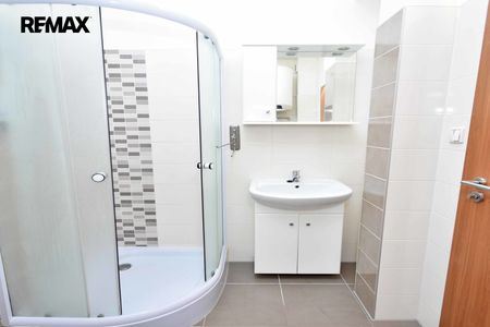 Pronájem bytu 1+kk v osobním vlastnictví 28 m², Praha 9 - Horní Počernice - Photo 5