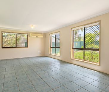 Modern, Low-Maintenance Living in a Convenient Crestmead Location - Photo 4