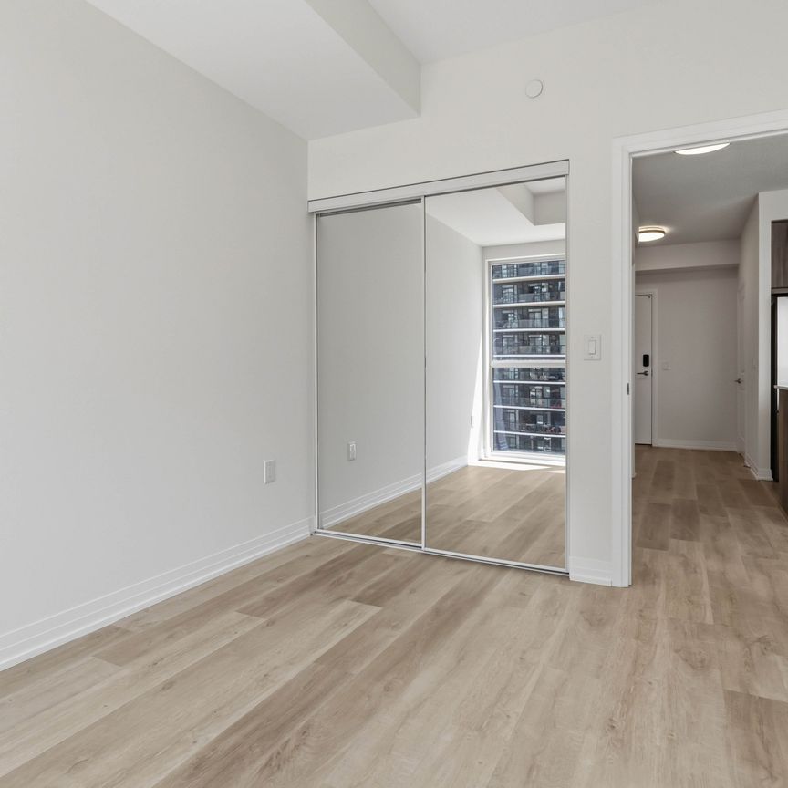 For Lease - 15 Watergarden Drive Unit# 1004, Mississauga, Ontario - Photo 1