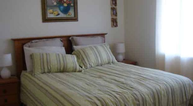 4 Bedroom house in Northcross/Torbay - Photo 1