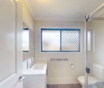 Spacious 4 Bedroom Gem in the Heart of Rothwell! - Photo 5