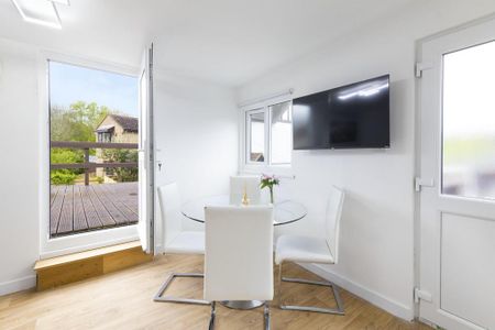 6 bedroom detached house to rent - Photo 4