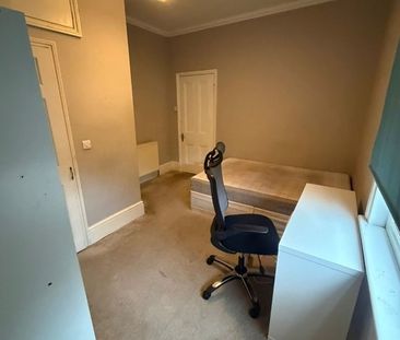 Room in a Shared House, South Croxted Road, SE21 - Photo 4