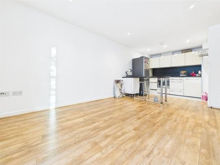 1 bedroom apartment to rent - Photo 2