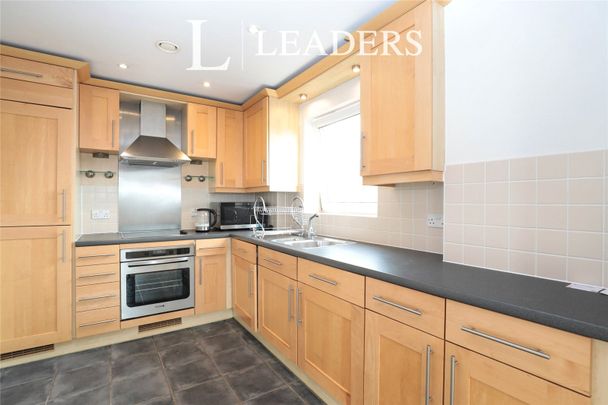 2 bedroom apartment to rent Arethusa House, Gunwharf Quays, Portsmouth, PO1 - Photo 1