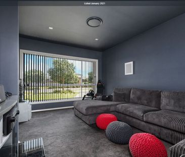 Modern Family Home in Oran Park - Photo 3