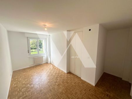 For rent - 6 room apartment in the heart of Nyon - Photo 3