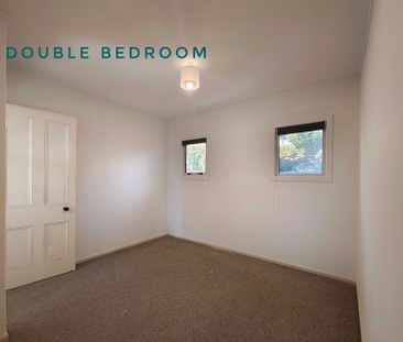 + Charming 1-Bedroom + Study with Harbour Views - Photo 3