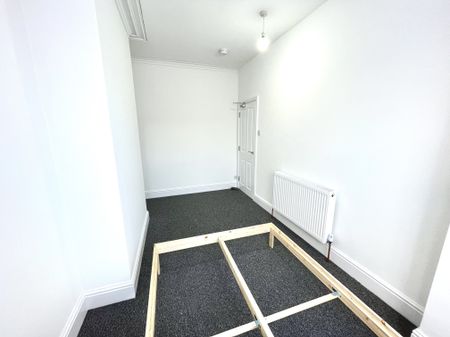 Room 1, 670 City Road, Manor, Sheffield, S2 - Photo 3