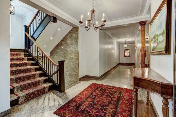 Condo for rent, Mont-Royal - Photo 1
