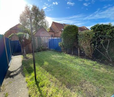 2 bedroom Mid Terraced House to let - Photo 6