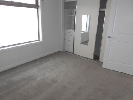 Stylish, Low-Maintenance Living in a Prime Preston Location - Photo 3