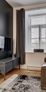 1ER JUIL - Magnifique 3 1/2 meublé - tout compris - avec galerie en plein ♥ Vieux-Québec - Photo 4