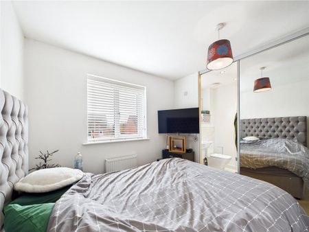 2 bedroom semi-detached house to rent - Photo 5