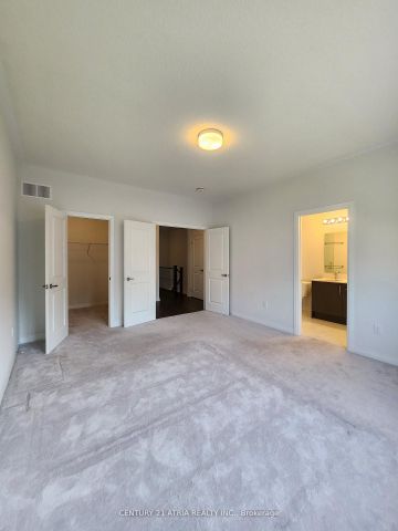 For Lease - 97 Schmeltzer Crescent, Richmond Hill, Ontario - Photo 2