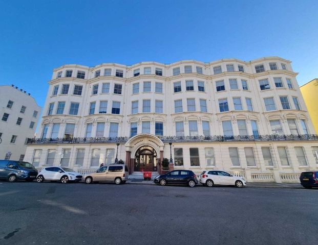 Dudley Mansions, Lansdowne Place, Hove - Photo 1