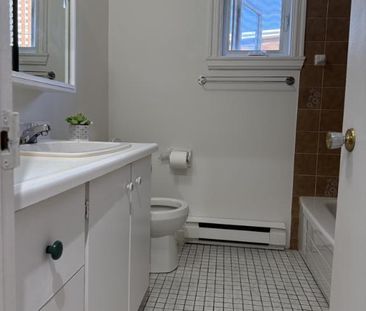 Un mois GRATUIT. Bel appart libre quartier calme, sécuritaire. Cent... - Photo 4