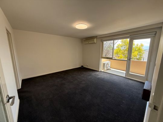 North Facing Apartment With Great Views. - Photo 1