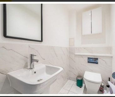 1 bedroom in a house share to rent - Photo 6