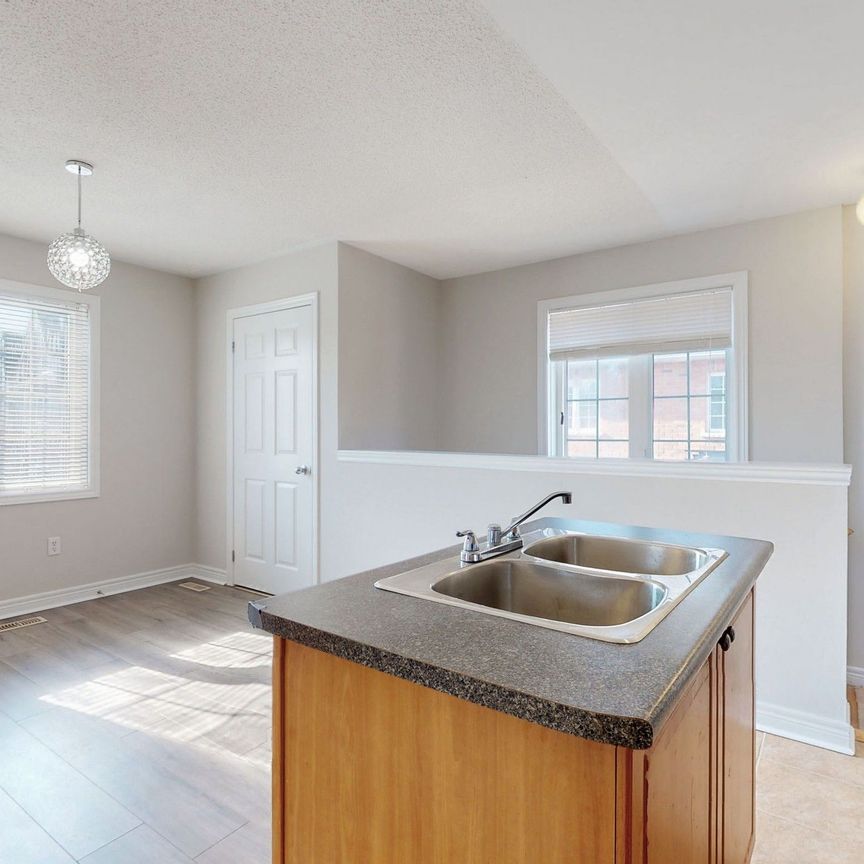 For Lease - 525 Country Glen Road Unit# Coach, Markham, Ontario - Photo 1