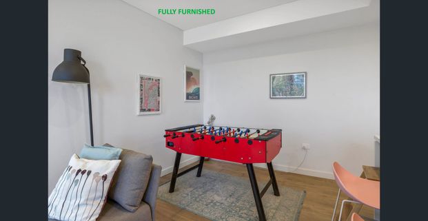 SLEEK & CHIC: FULLY FURNISHED 2 BEDDER – CLOSE TO WESTFIELDS SHOPPING CENTRE - Photo 1