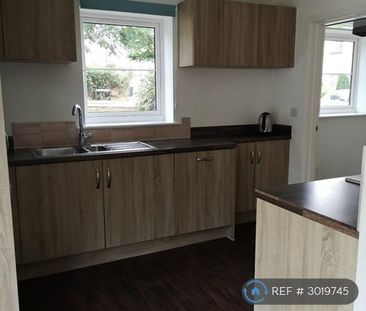 1 bedroom in a house share to rent - Photo 4
