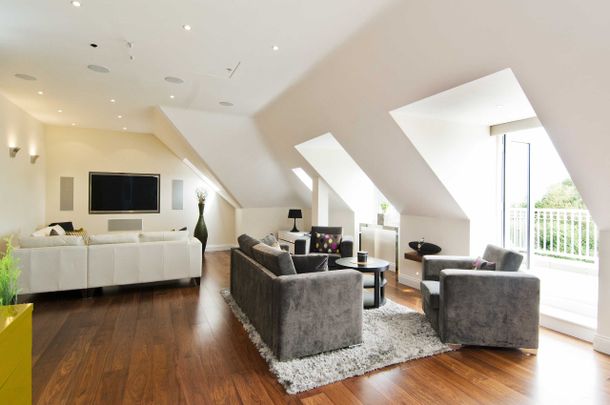 The Ridgeway, Potters Bar - Photo 1