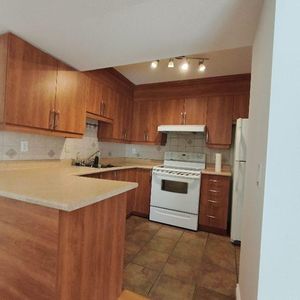 4½ Laval | Métro Concorde | Parking + Rangement | 1700$ - Photo 2