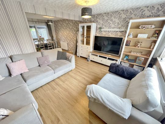 The Laund, Leyland - Photo 1