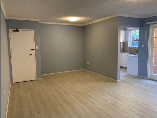 2 Bedroom Apartment in Prime Location! - Photo 1