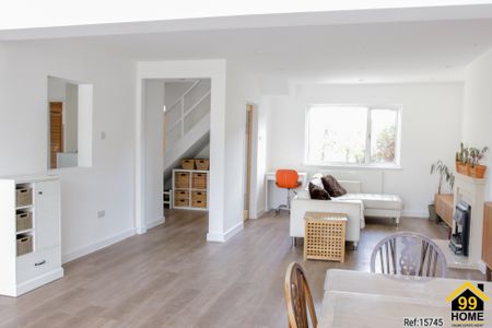 4 bed Semi-detached in Amberley Road , Patchway, Bristol, BS34 6BX - Photo 2