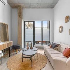 1 room apartment of 51m² in Montreal - Photo 2