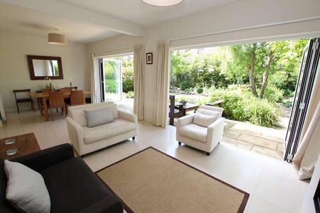 Faris Lane, Woodham, Addlestone, Surrey, KT15 - Photo 3