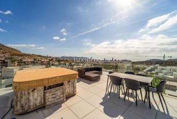 Modern villa with sea views in Balcón de Finestrat