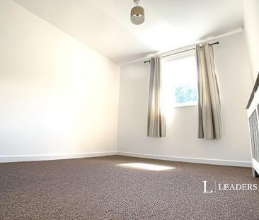 2 bedroom maisonette to rent - Photo 5