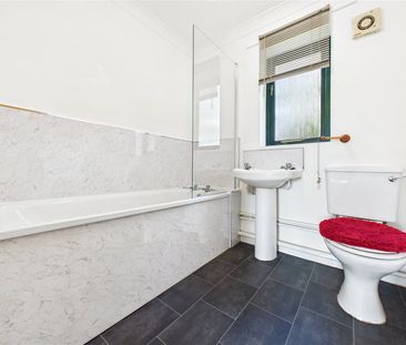 Burgess Place, Martlesham Heath, Ipswich, IP5 3QZ - Photo 4