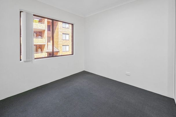 RENOVATED 2 BEDROOM UNIT WITH SPLIT AIR CONDITIONER - Photo 1