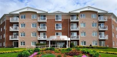 Québec, Charlesbourg, 3 ½ rénové, Idéal Aîné, étudiant, personne seule, Stationnement - Photo 2