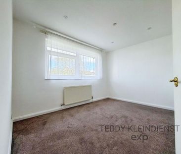 4 bedroom detached house to rent - Photo 3