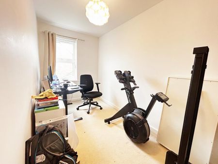 4 bedroom detached house to rent - Photo 4